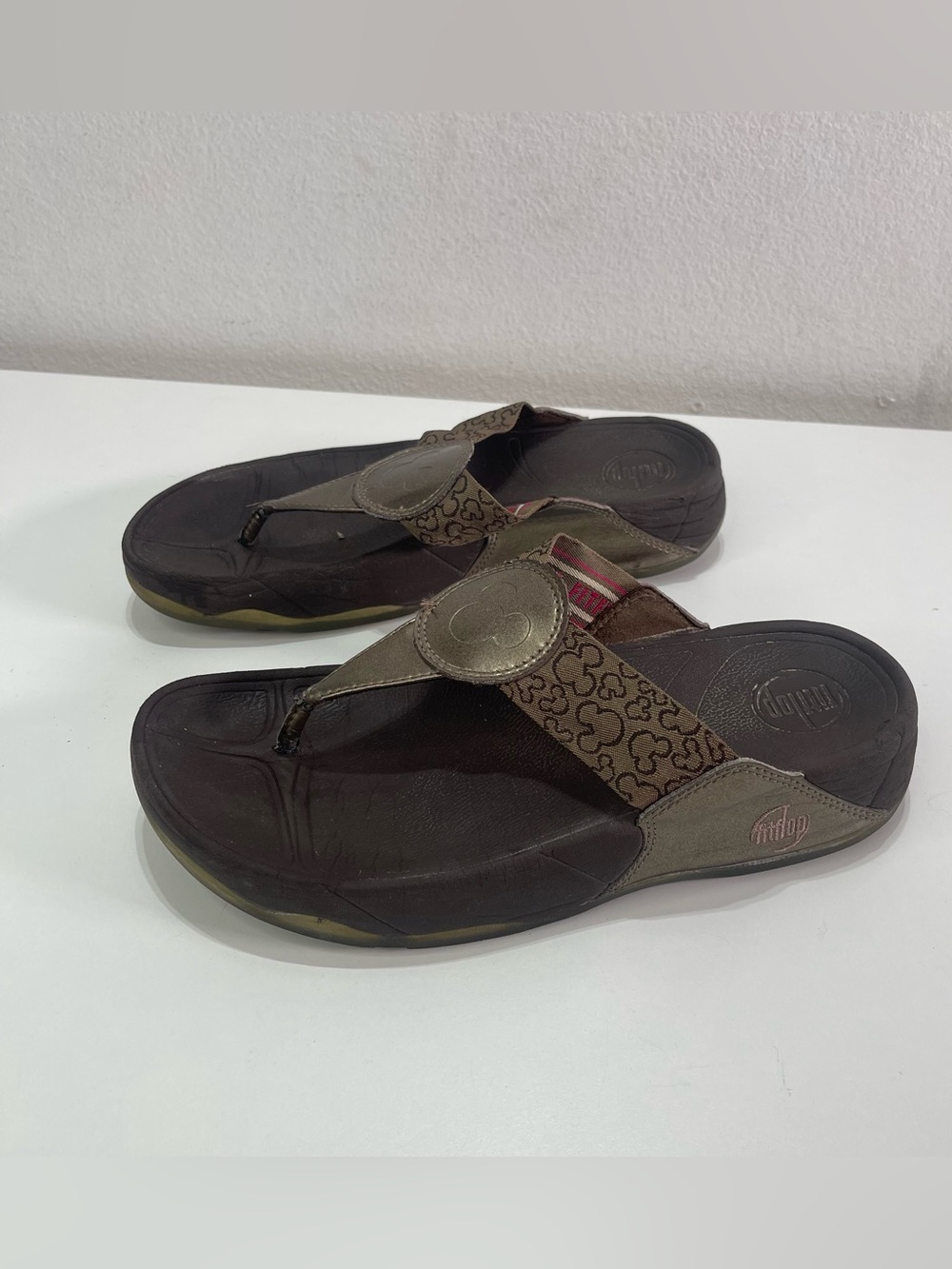FitFlop Disney Mickey Mouse Limited Edition Sandals Women's 7 Travel Comfort